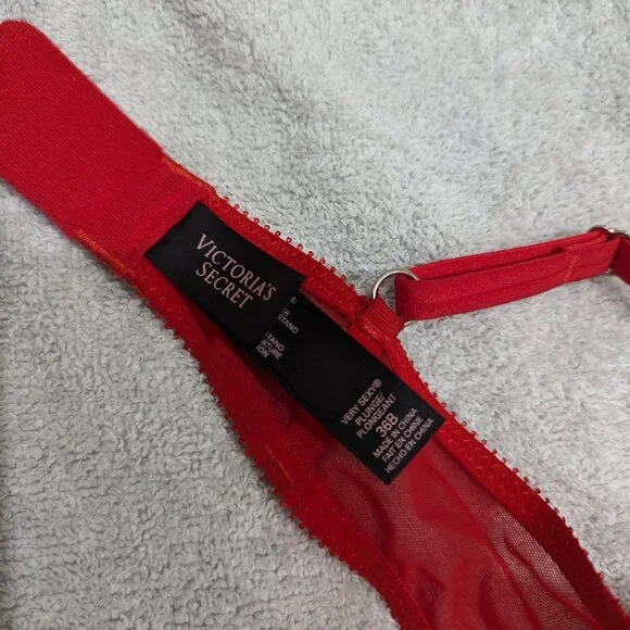 36B Victoria's Secret Crystal Bombshell bra with matching garter belt - Picture 8 of 8